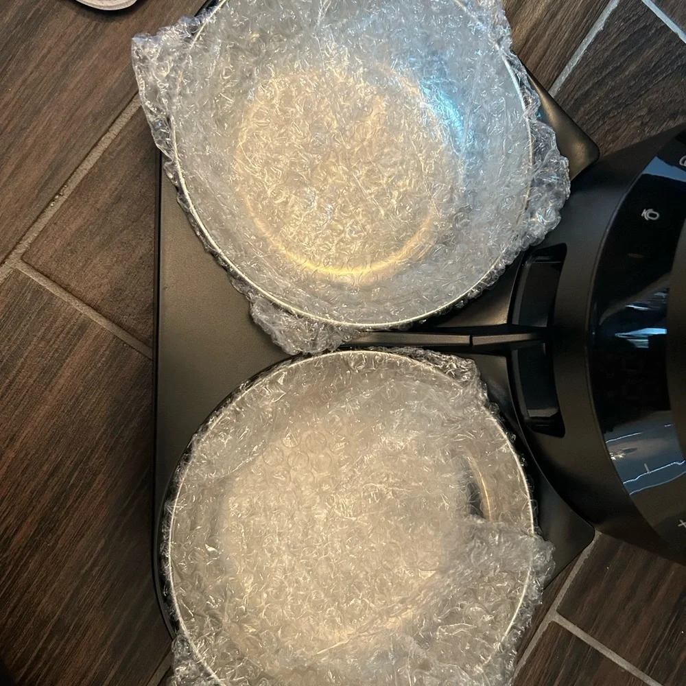 Cat feeder-automatic